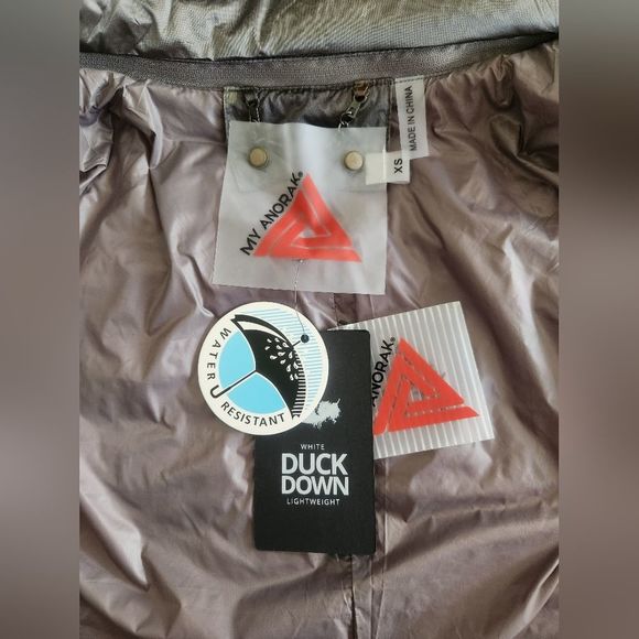 NWT Anorak Women's Camouflage Down Jacket, Size XS - Picture 2 of 2